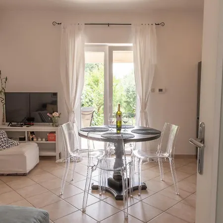 Apartment Sopta *